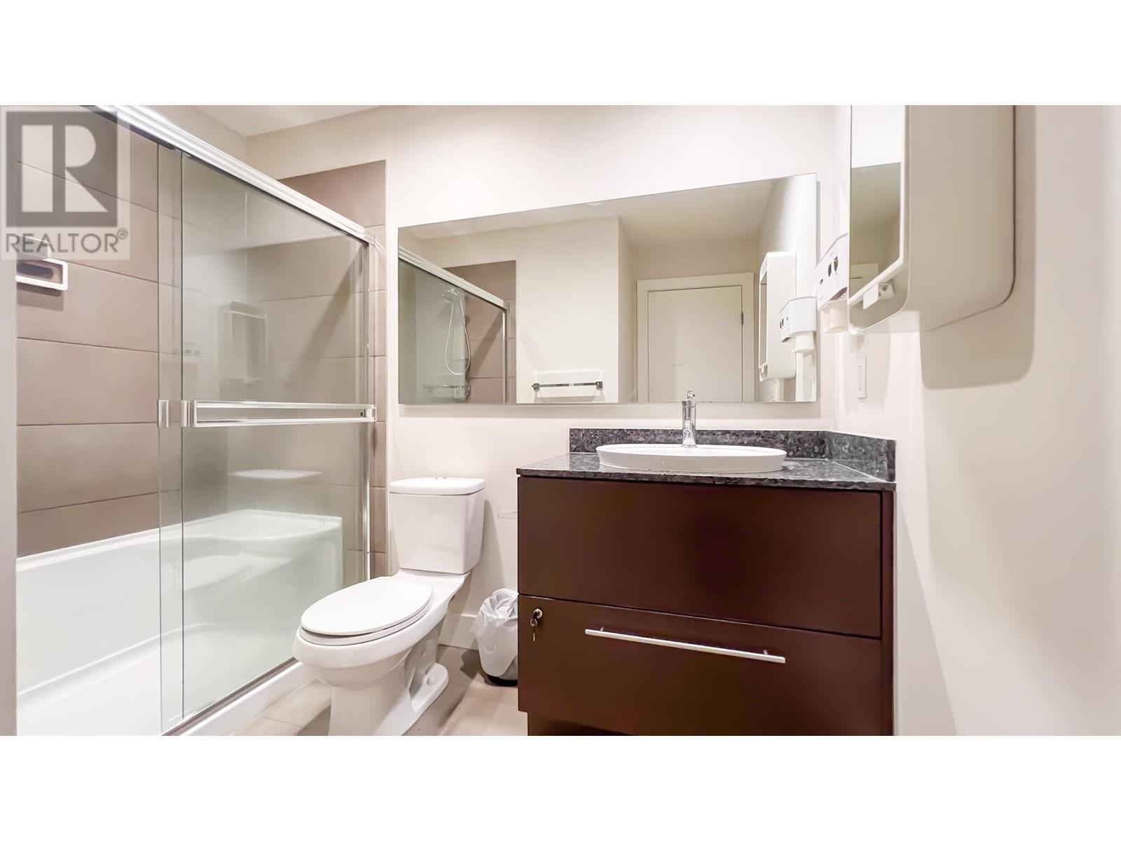 Listing Picture 11 of 22 : 213 5928 BIRNEY AVENUE, Vancouver / 溫哥華 - 魯藝地產 Yvonne Lu Group - MLS Medallion Club Member