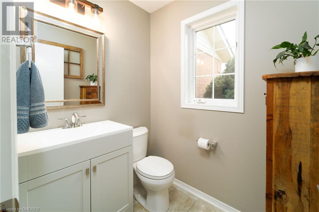 7657 Trackview Street, Niagara Falls, Ontario  L2H 2Z6 - Photo 12 - 40633816