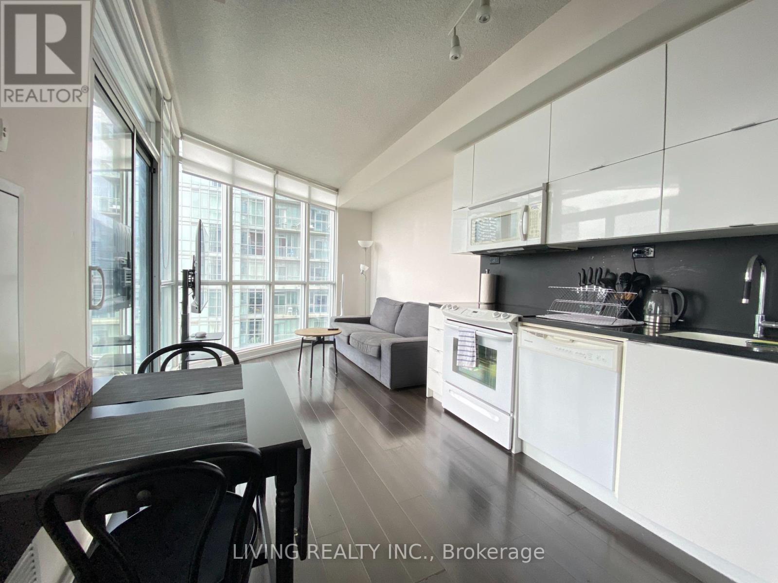 3702 - 21 Iceboat Terrace, Toronto (Waterfront Communities), Ontario  M5V 4B2 - Photo 13 - C9254765