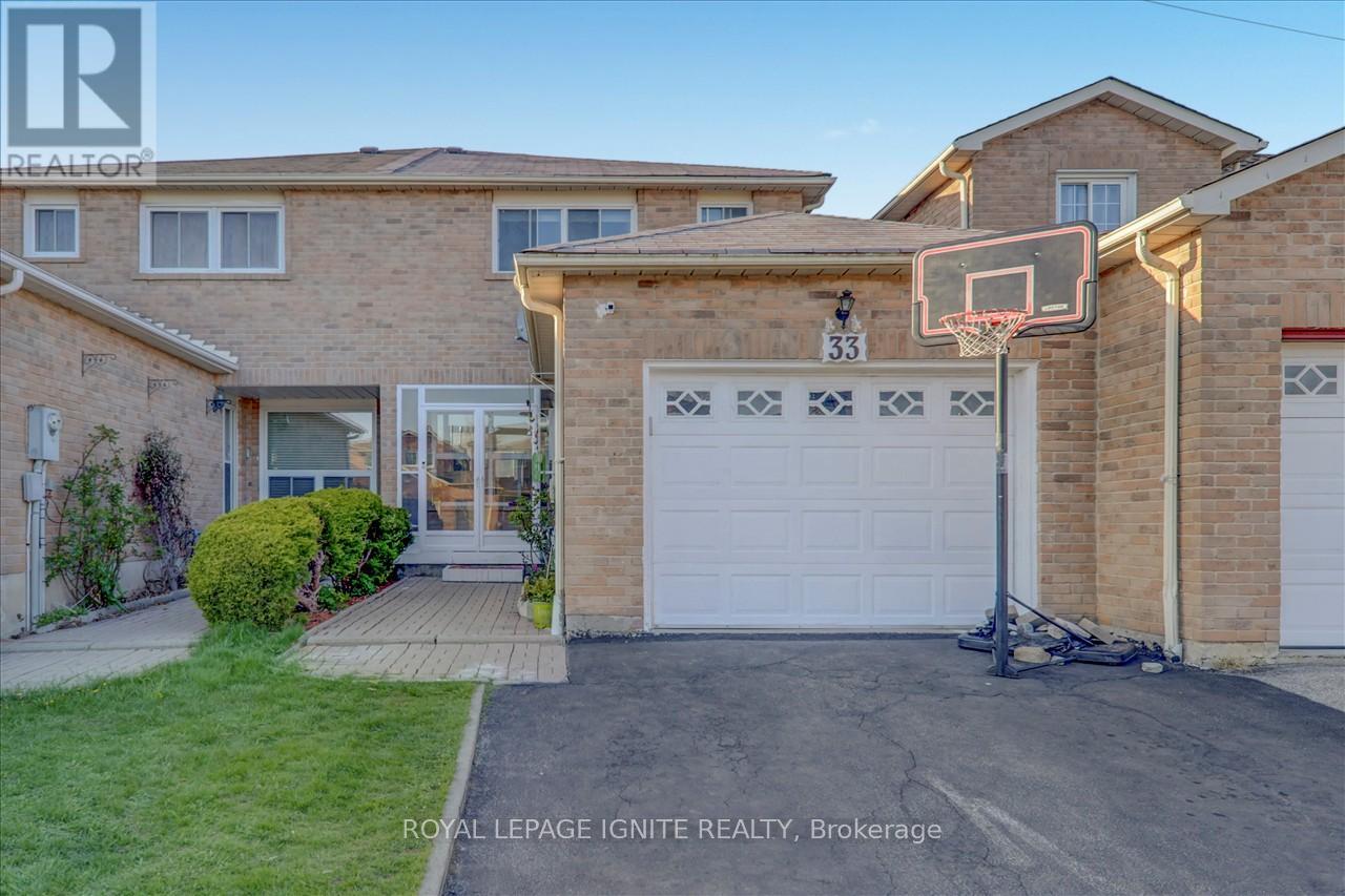 33 EBBY AVENUE, brampton (heart lake west), Ontario