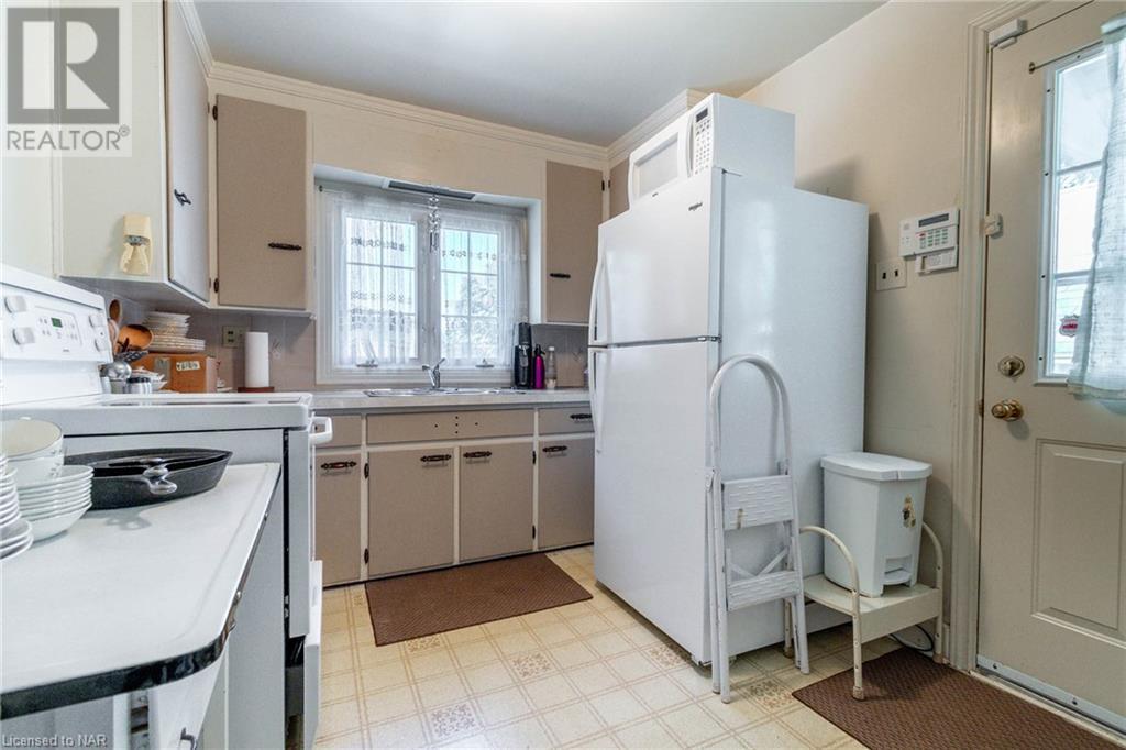 5740 Drummond Road, Niagara Falls, Ontario  L2G 4L5 - Photo 10 - 40632804