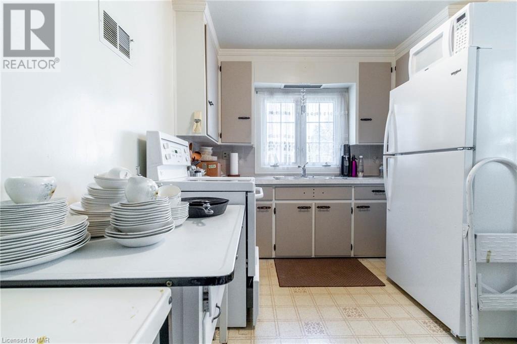 5740 Drummond Road, Niagara Falls, Ontario  L2G 4L5 - Photo 11 - 40632804