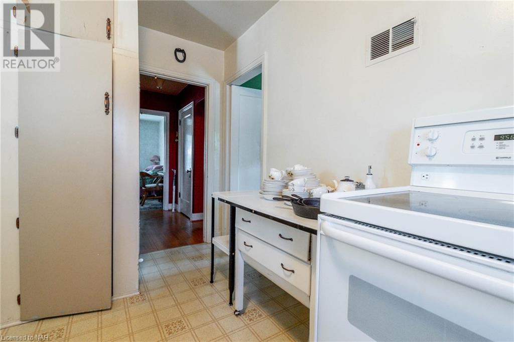 5740 Drummond Road, Niagara Falls, Ontario  L2G 4L5 - Photo 9 - 40632804