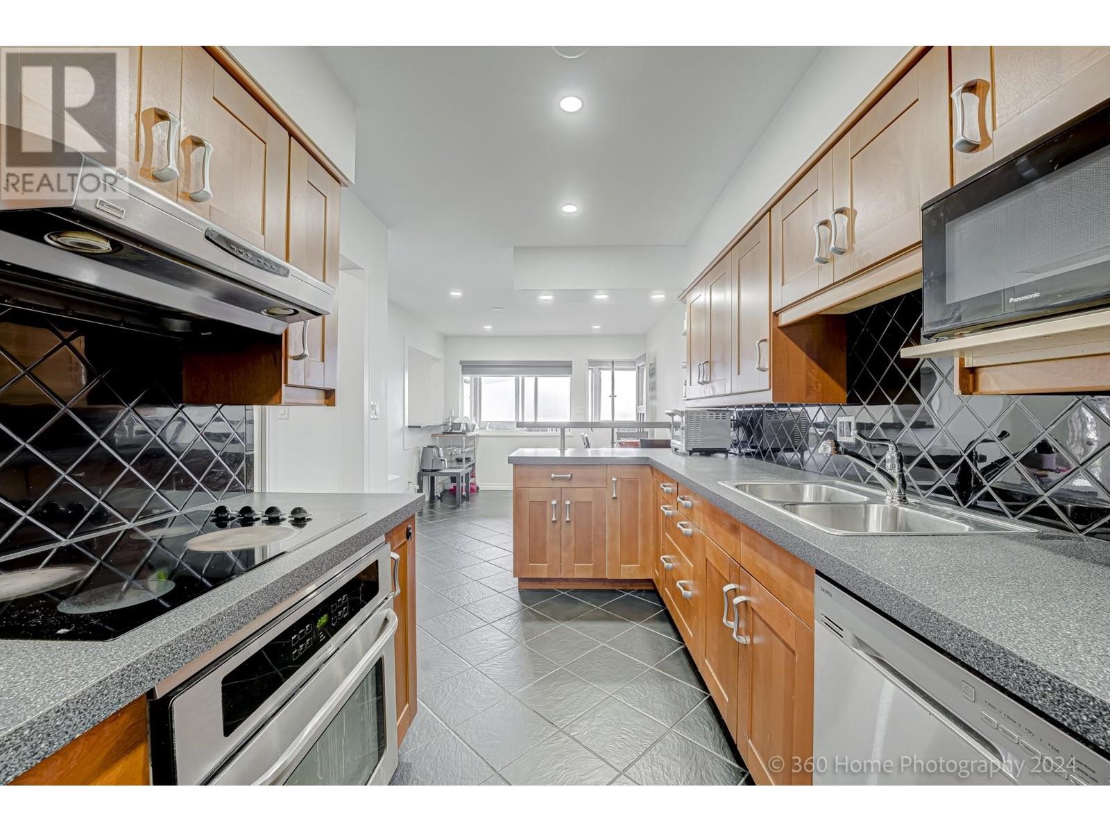 Listing Picture 8 of 21 : 4271 DANFORTH DRIVE, Richmond / 烈治文 - 魯藝地產 Yvonne Lu Group - MLS Medallion Club Member