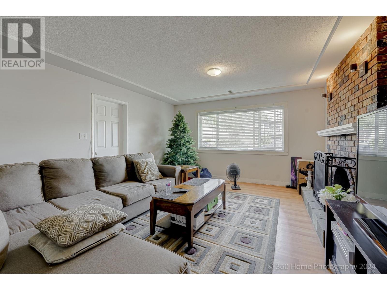 Listing Picture 12 of 21 : 4271 DANFORTH DRIVE, Richmond / 烈治文 - 魯藝地產 Yvonne Lu Group - MLS Medallion Club Member