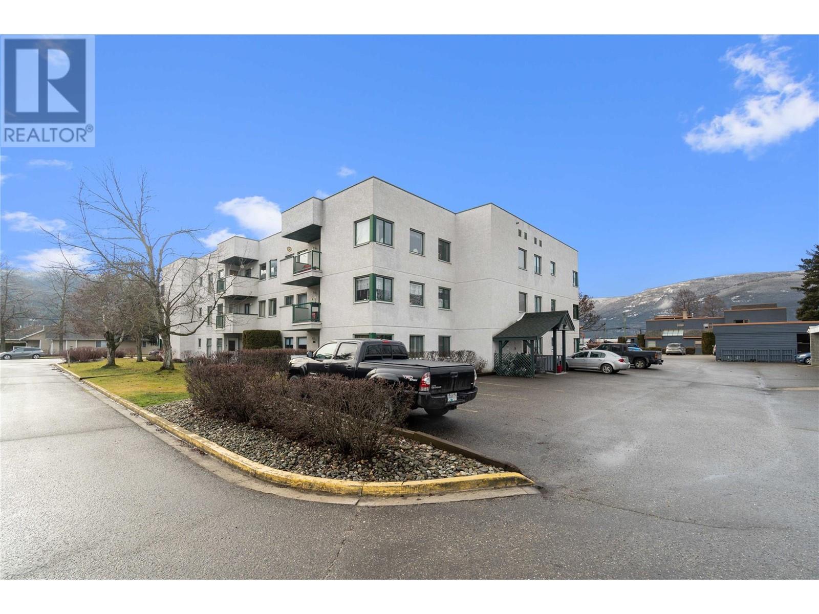 851 5 Avenue SW Unit# 304 Salmon Arm