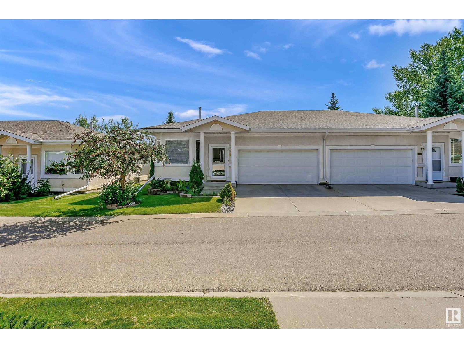 111 Falconer Co Nw, Edmonton, Alberta  T6R 2V8 - Photo 3 - E4402063