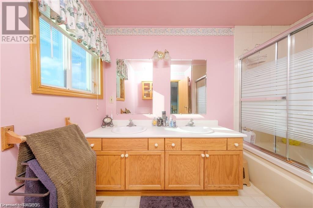 247 Broadway Street, Kincardine, Ontario  N2Z 2X9 - Photo 8 - 40627226