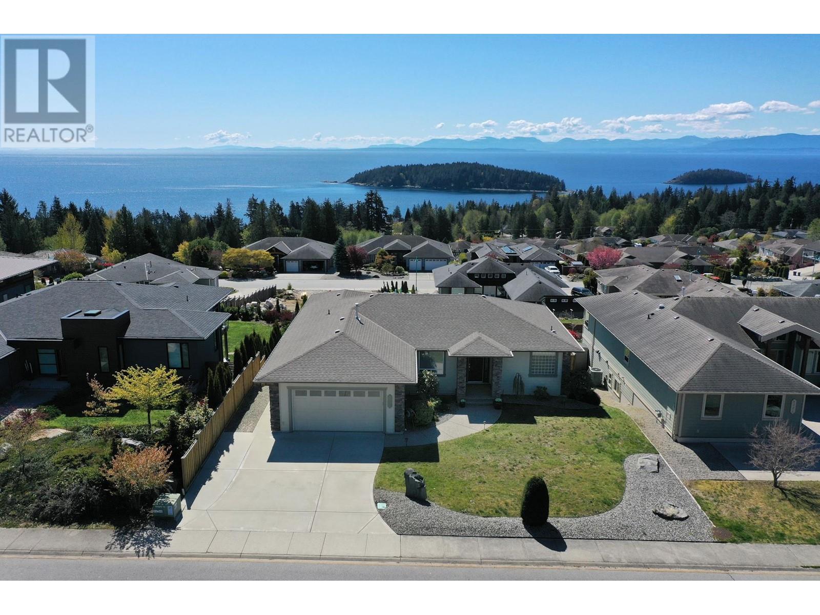 6217 Oracle Road, Sechelt, British Columbia  V7Z 0N7 - Photo 1 - R2873199