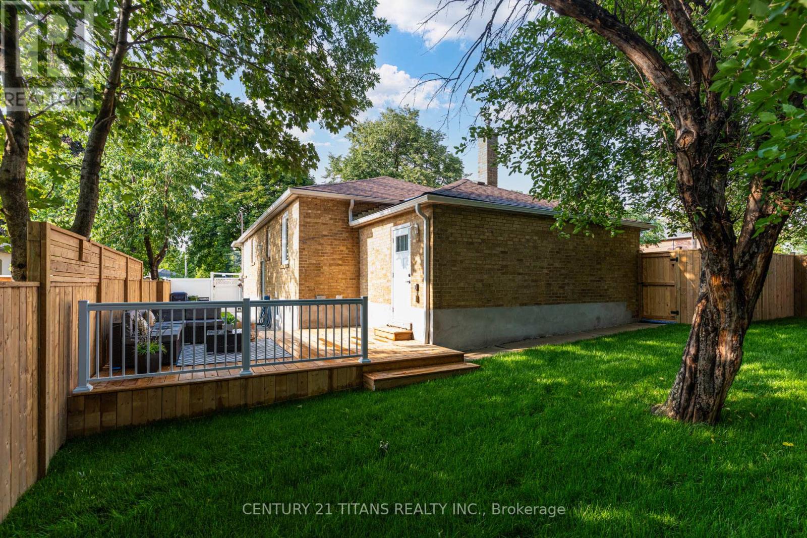 223 Epsom Downs Drive, Toronto (Downsview-Roding-Cfb), Ontario  M3M 1T3 - Photo 27 - W9255436