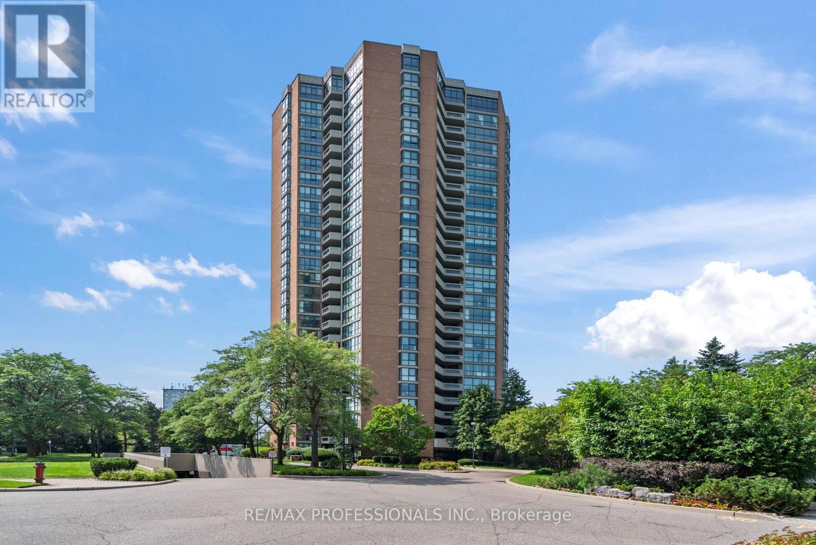 808 - 2000 Islington Avenue, Toronto (Kingsview Village-The Westway), Ontario  M9P 3S7 - Photo 1 - W9252435