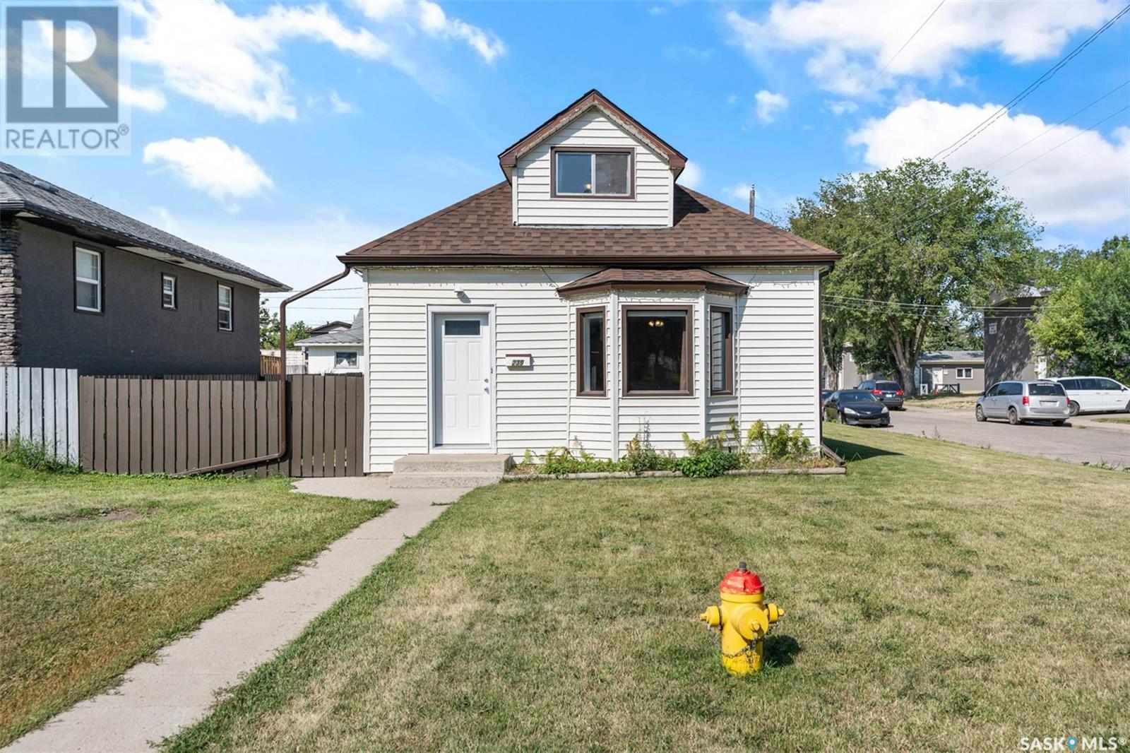 239 M AVENUE N, saskatoon, Saskatchewan