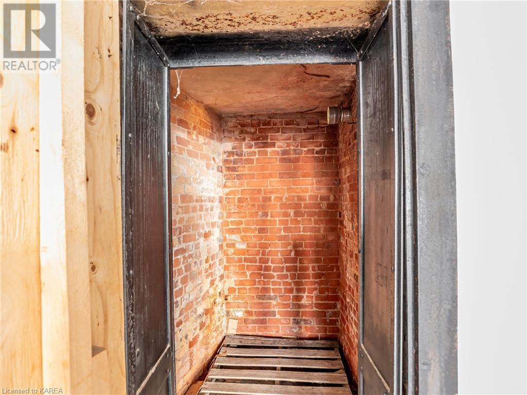 82 Brock Street, Kingston, Ontario  K7L 1R9 - Photo 12 - 40633184