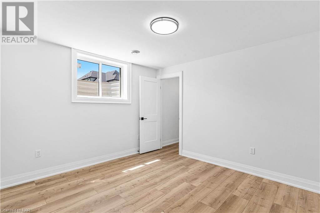 7490 Sherrilee Crescent, Niagara Falls, Ontario  L2H 2Y6 - Photo 31 - 40616880