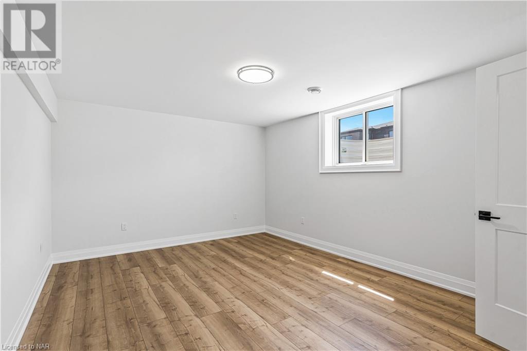 7490 Sherrilee Crescent, Niagara Falls, Ontario  L2H 2Y6 - Photo 33 - 40616880