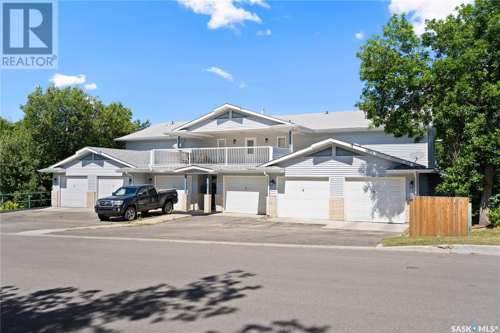 Property at 4 40 18th STREET W image 1