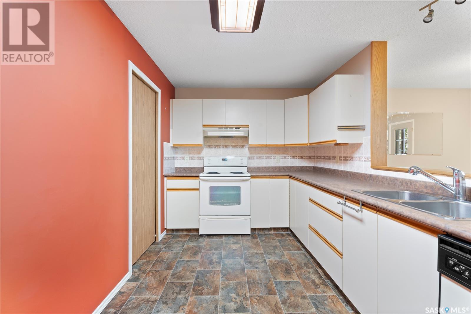 4 40 18th Street W, Prince Albert, Saskatchewan  S6V 3Z7 - Photo 12 - SK980669