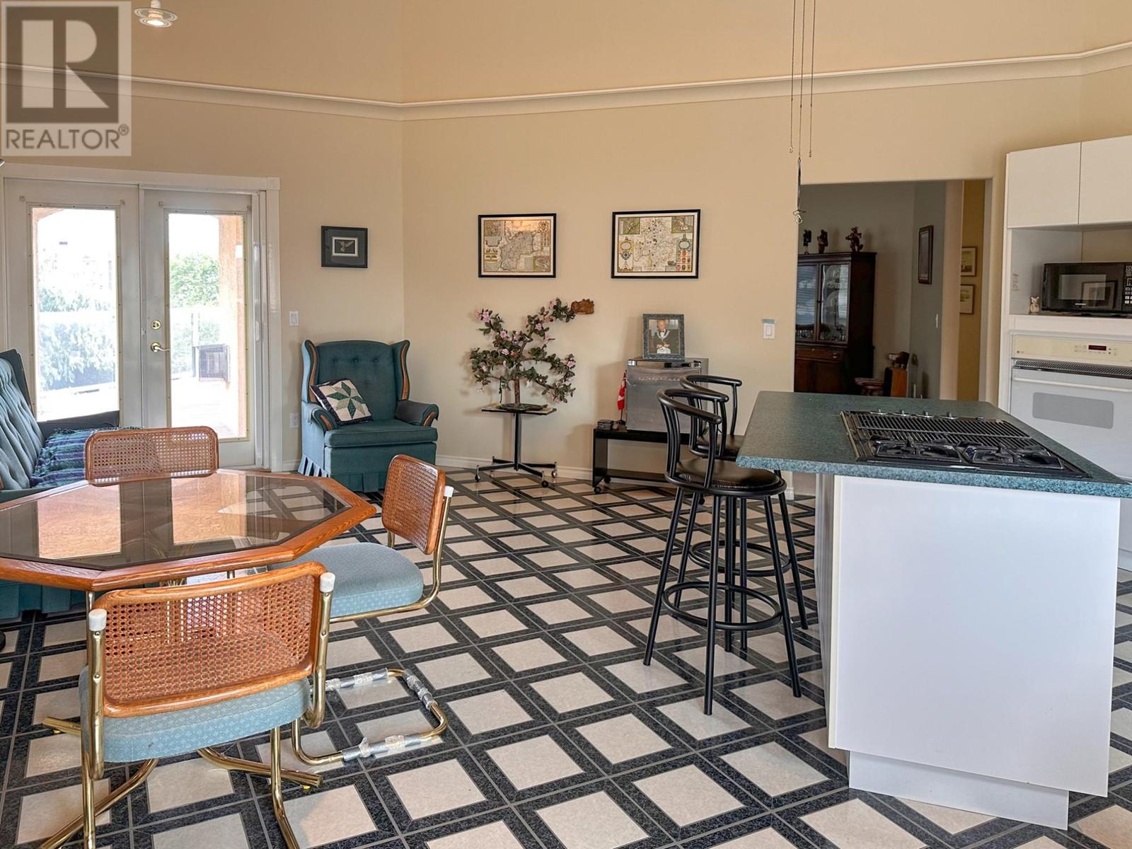 101-45 Hudsons Bay Trail, Kamloops, British Columbia  V2C 6N5 - Photo 11 - 180372