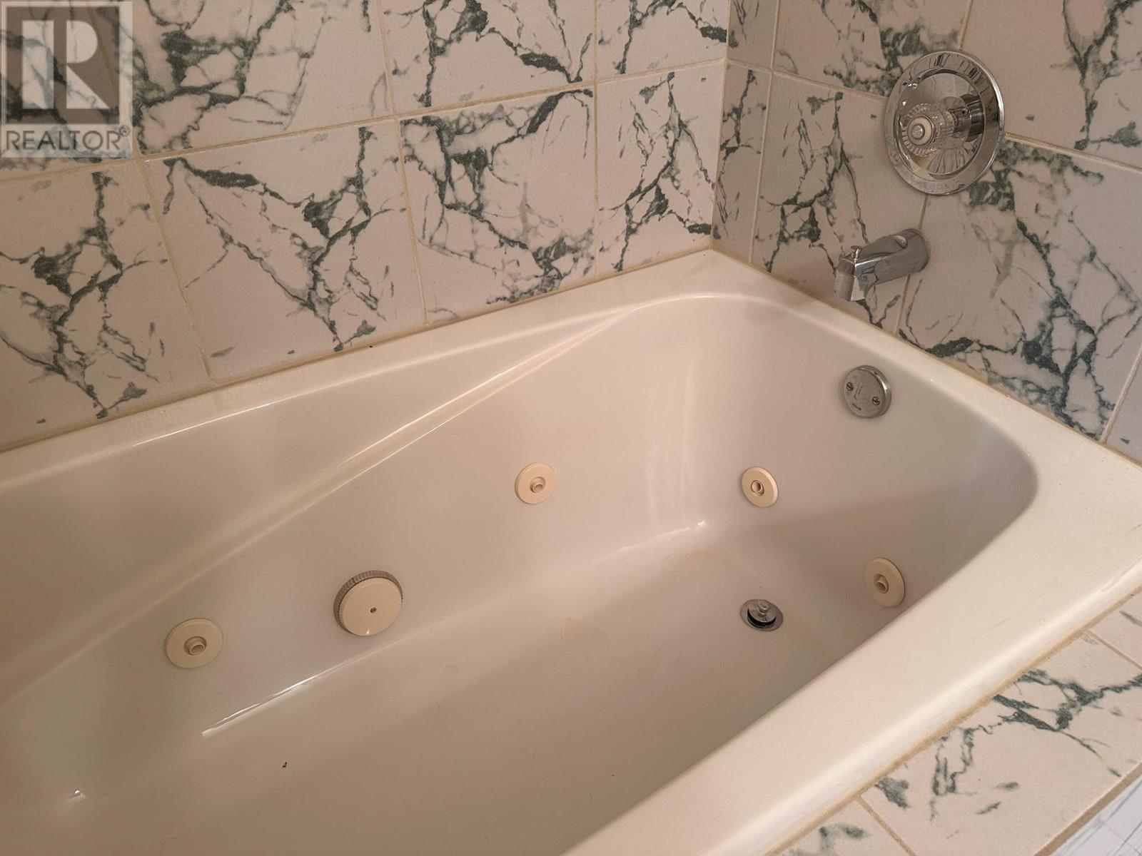 101-45 Hudsons Bay Trail, Kamloops, British Columbia  V2C 6N5 - Photo 21 - 180372