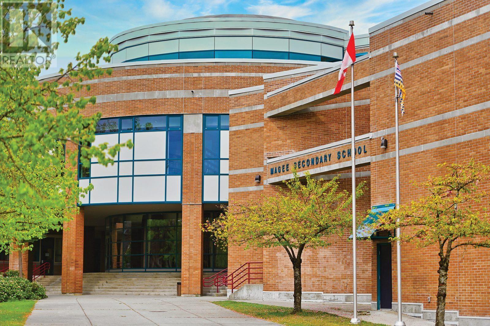 Listing Picture 24 of 28 : 403 2096 W 47TH AVENUE, Vancouver / 溫哥華 - 魯藝地產 Yvonne Lu Group - MLS Medallion Club Member