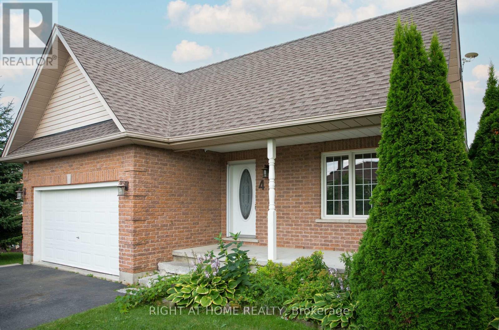 4 Champlain Boulevard, Kawartha Lakes (Lindsay), Ontario  K9V 0H9 - Photo 1 - X9255866