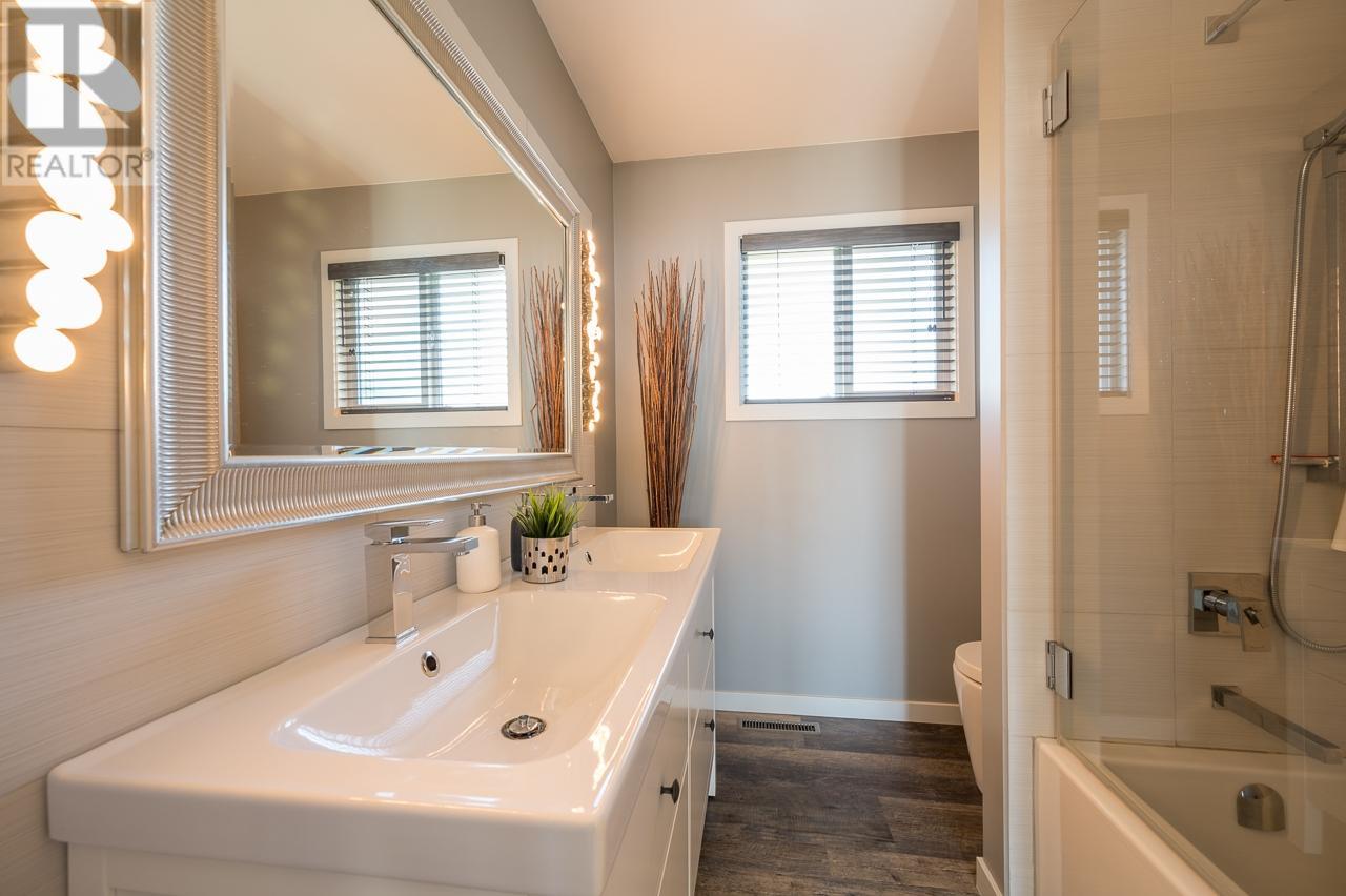 991 12th Street, Kamloops, British Columbia   - Photo 18 - 180375