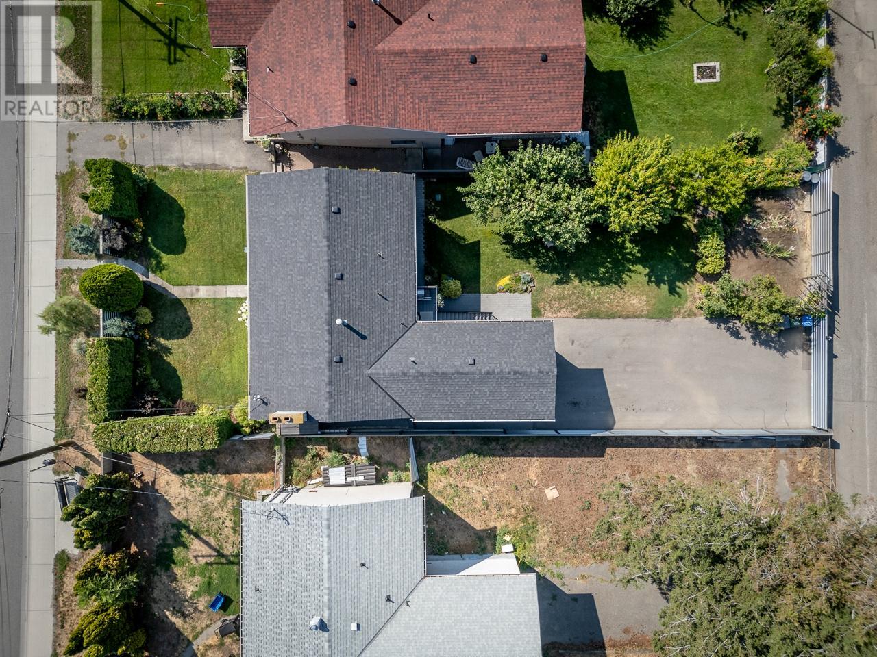 991 12th Street, Kamloops, British Columbia   - Photo 41 - 180375