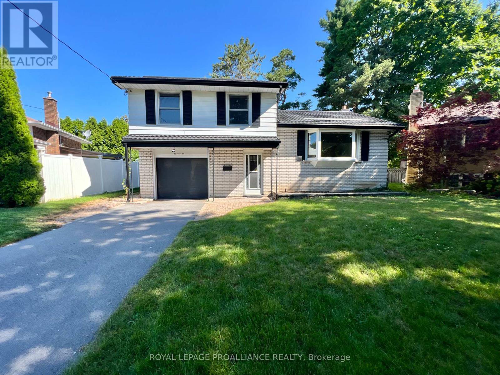 10 VINE CRESCENT Belleville