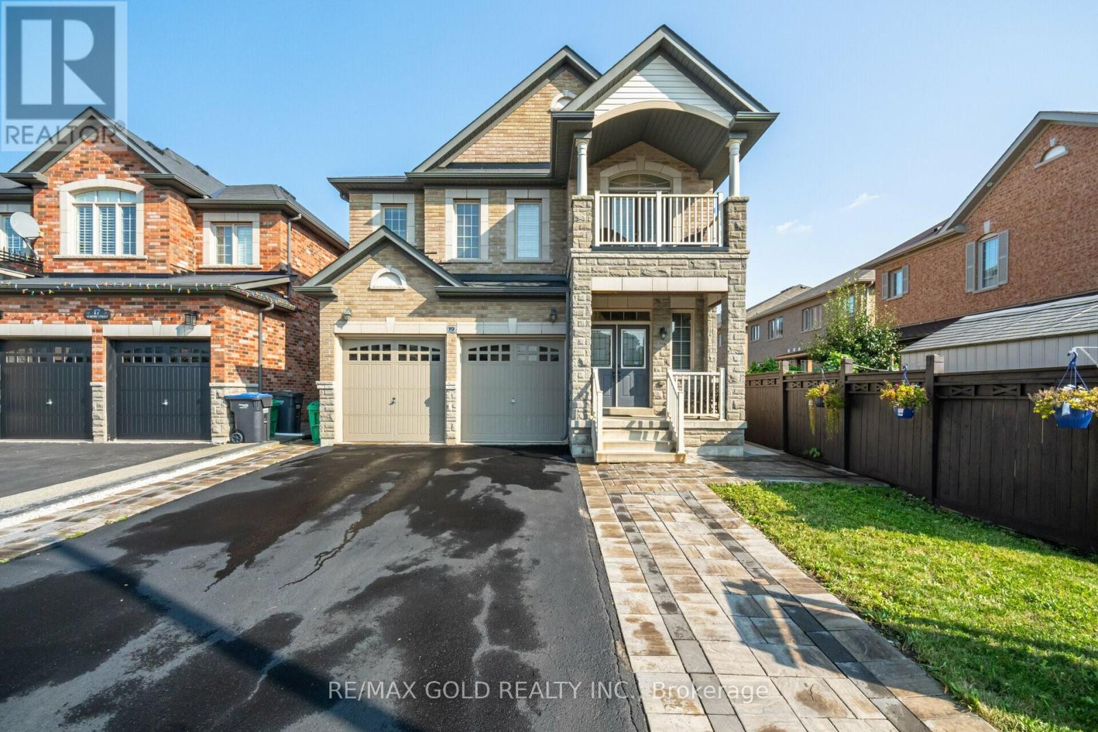 19 ALMOND STREET, brampton (bram east), Ontario