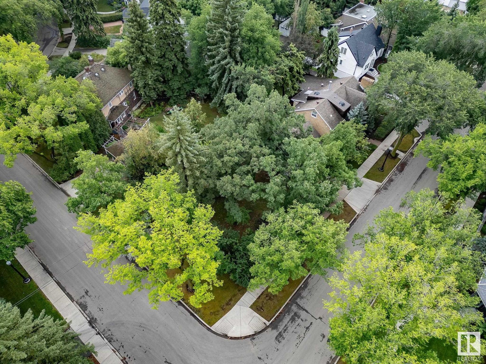 Property at 10235 134 ST NW NW image 3