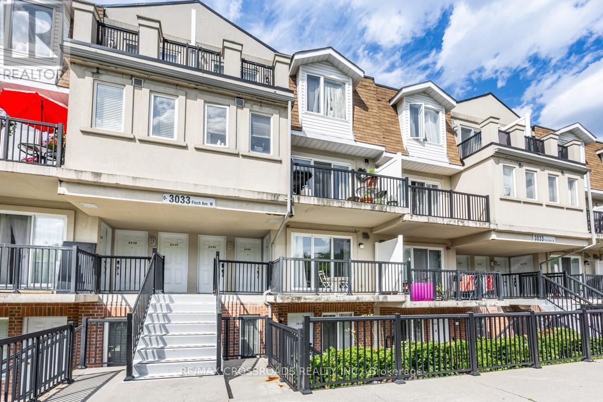 2042 - 3033 Finch Avenue W, Toronto (Humbermede), Ontario  M9M 0A3 - Photo 1 - W9256347