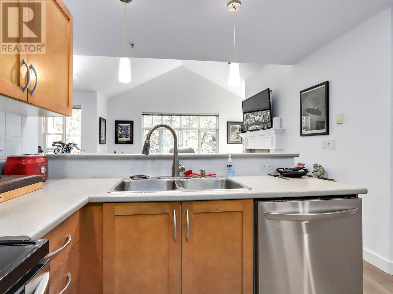302 333 E 1st Street, North Vancouver, British Columbia  V7L 4W9 - Photo 4 - R2906755