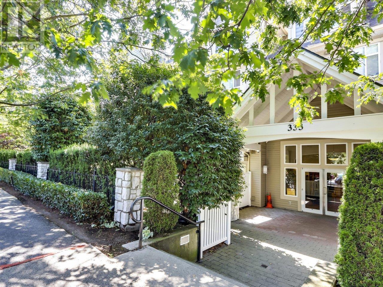 302 333 E 1st Street, North Vancouver, British Columbia  V7L 4W9 - Photo 1 - R2906755