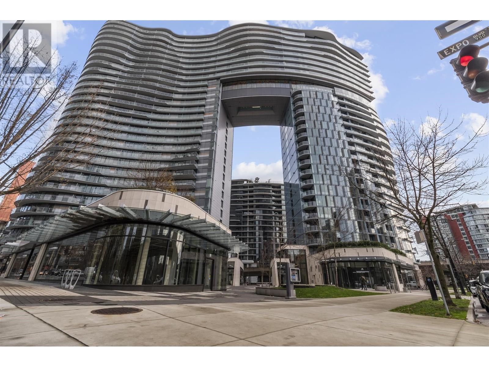 2001 89 NELSON STREET, Vancouver