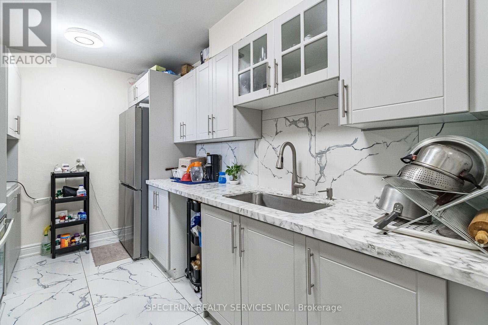 302 - 2835 Islington Avenue, Toronto (Humber Summit), Ontario  M9L 2K2 - Photo 18 - W9256457