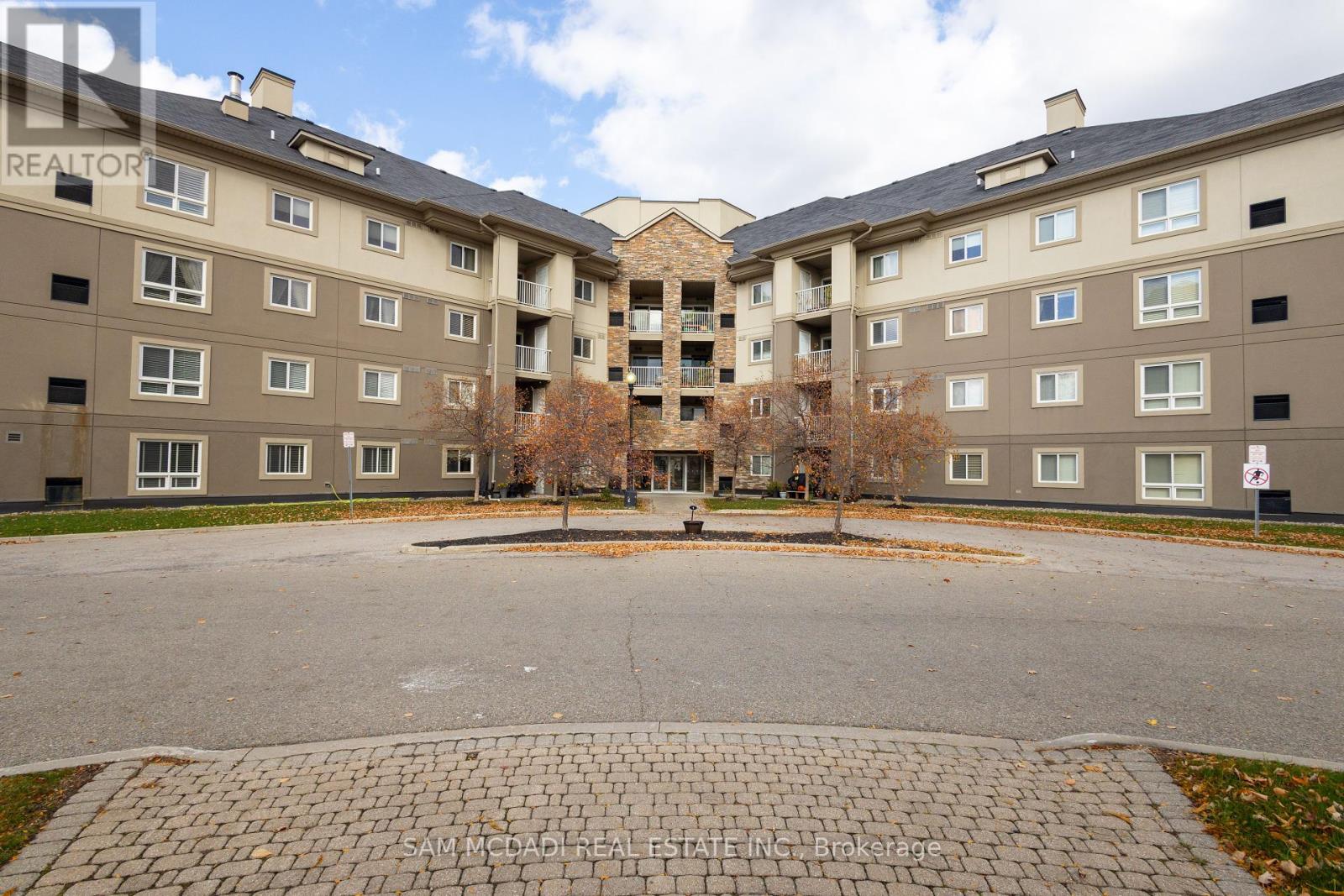 102 - 4 Dayspring Circle, Brampton (Goreway Drive Corridor), Ontario  L6P 2Z5 - Photo 2 - W9256529