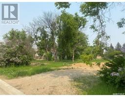 790 16th STREET W West Flat