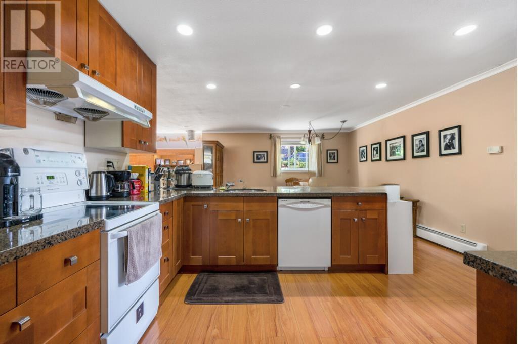 Listing Picture 13 of 26 : 4006 W 34TH AVENUE, Vancouver / 溫哥華 - 魯藝地產 Yvonne Lu Group - MLS Medallion Club Member