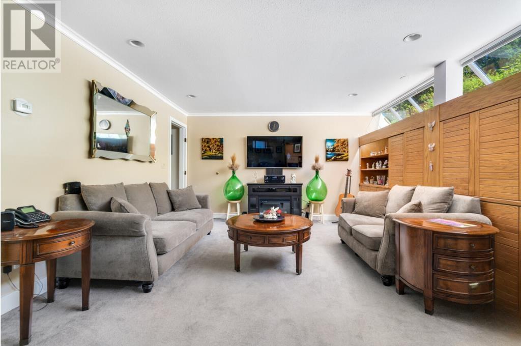 Listing Picture 20 of 26 : 4006 W 34TH AVENUE, Vancouver / 溫哥華 - 魯藝地產 Yvonne Lu Group - MLS Medallion Club Member