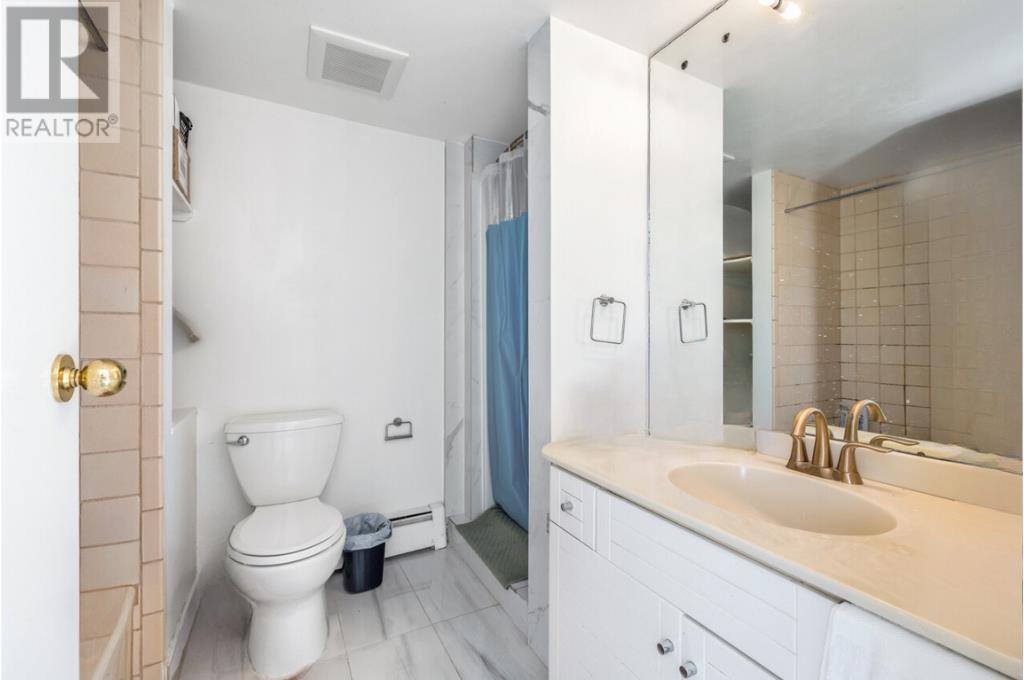 Listing Picture 10 of 26 : 4006 W 34TH AVENUE, Vancouver / 溫哥華 - 魯藝地產 Yvonne Lu Group - MLS Medallion Club Member