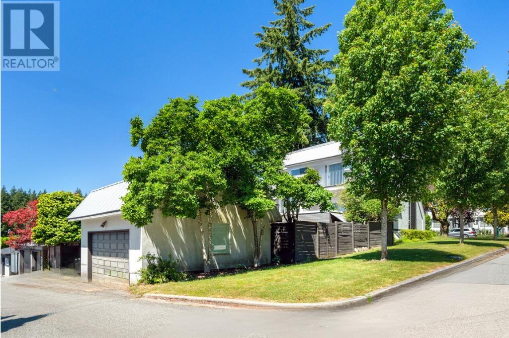 Listing Picture 25 of 26 : 4006 W 34TH AVENUE, Vancouver / 溫哥華 - 魯藝地產 Yvonne Lu Group - MLS Medallion Club Member