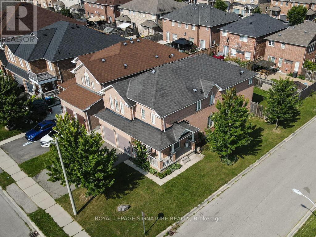 36 Capistro Street, Brampton (Fletcher's Meadow), Ontario  L7A 3H7 - Photo 2 - W9256795