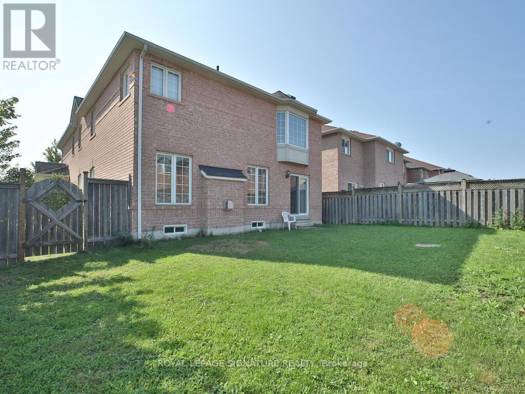 36 Capistro Street, Brampton (Fletcher's Meadow), Ontario  L7A 3H7 - Photo 7 - W9256795