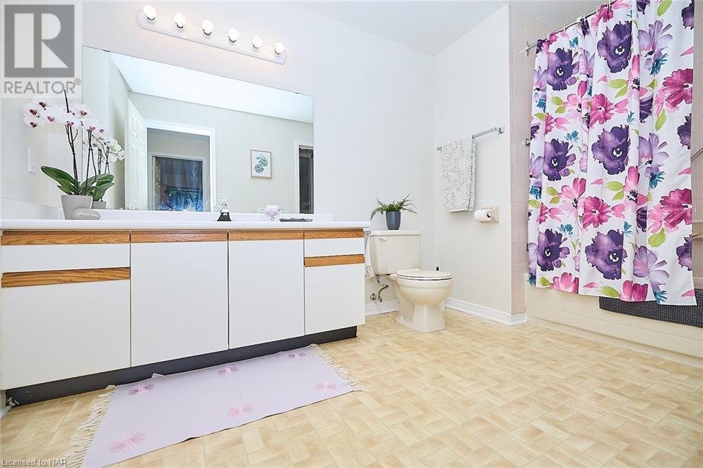 5 Niagara Street Unit# 201, Grimsby, Ontario  L3M 5A3 - Photo 15 - 40633745