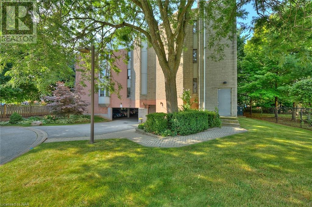 5 Niagara Street Unit# 201, Grimsby, Ontario  L3M 5A3 - Photo 2 - 40633745