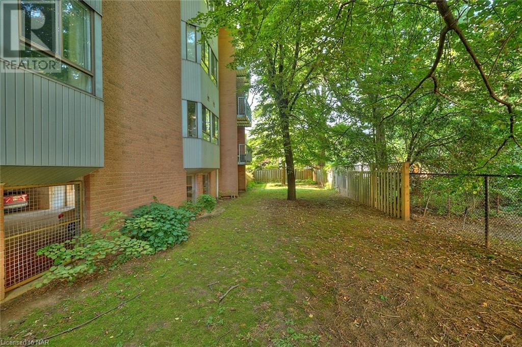 5 Niagara Street Unit# 201, Grimsby, Ontario  L3M 5A3 - Photo 4 - 40633745