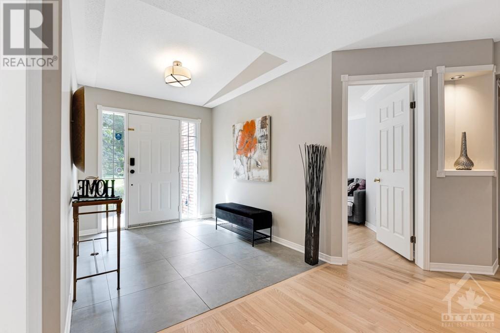 5525 Pettapiece CrescentOttawa, Ontario  K4M 1C6 - Photo 4 - X9516954