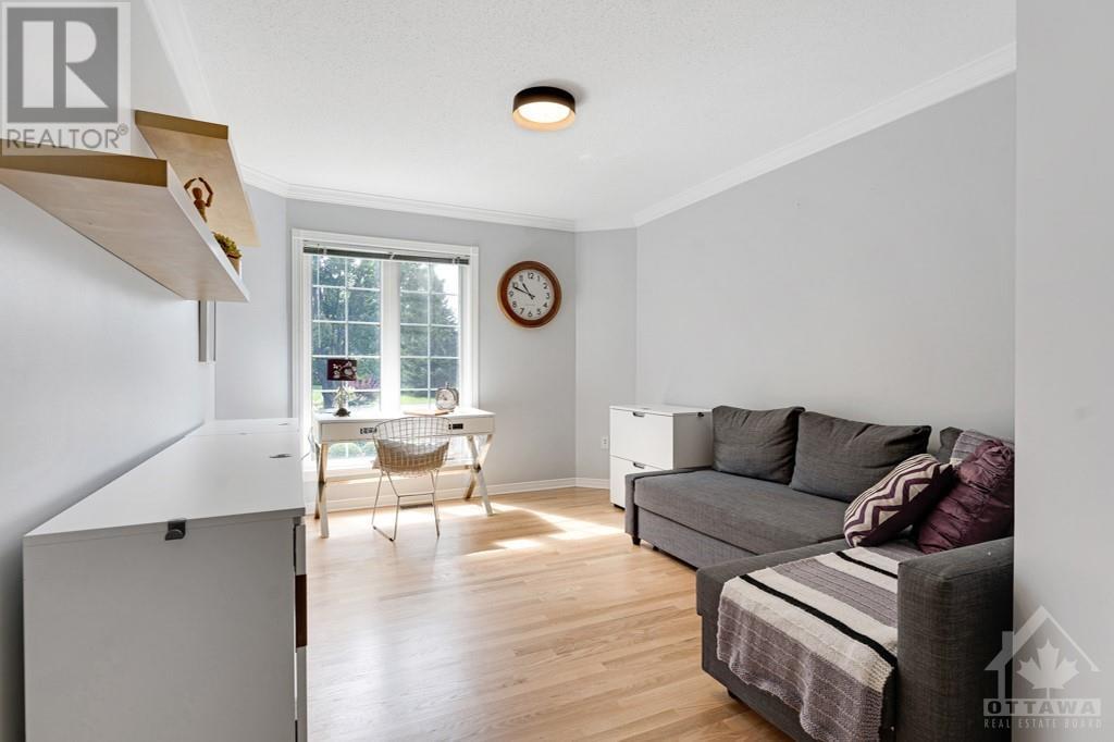 5525 Pettapiece CrescentOttawa, Ontario  K4M 1C6 - Photo 5 - X9516954