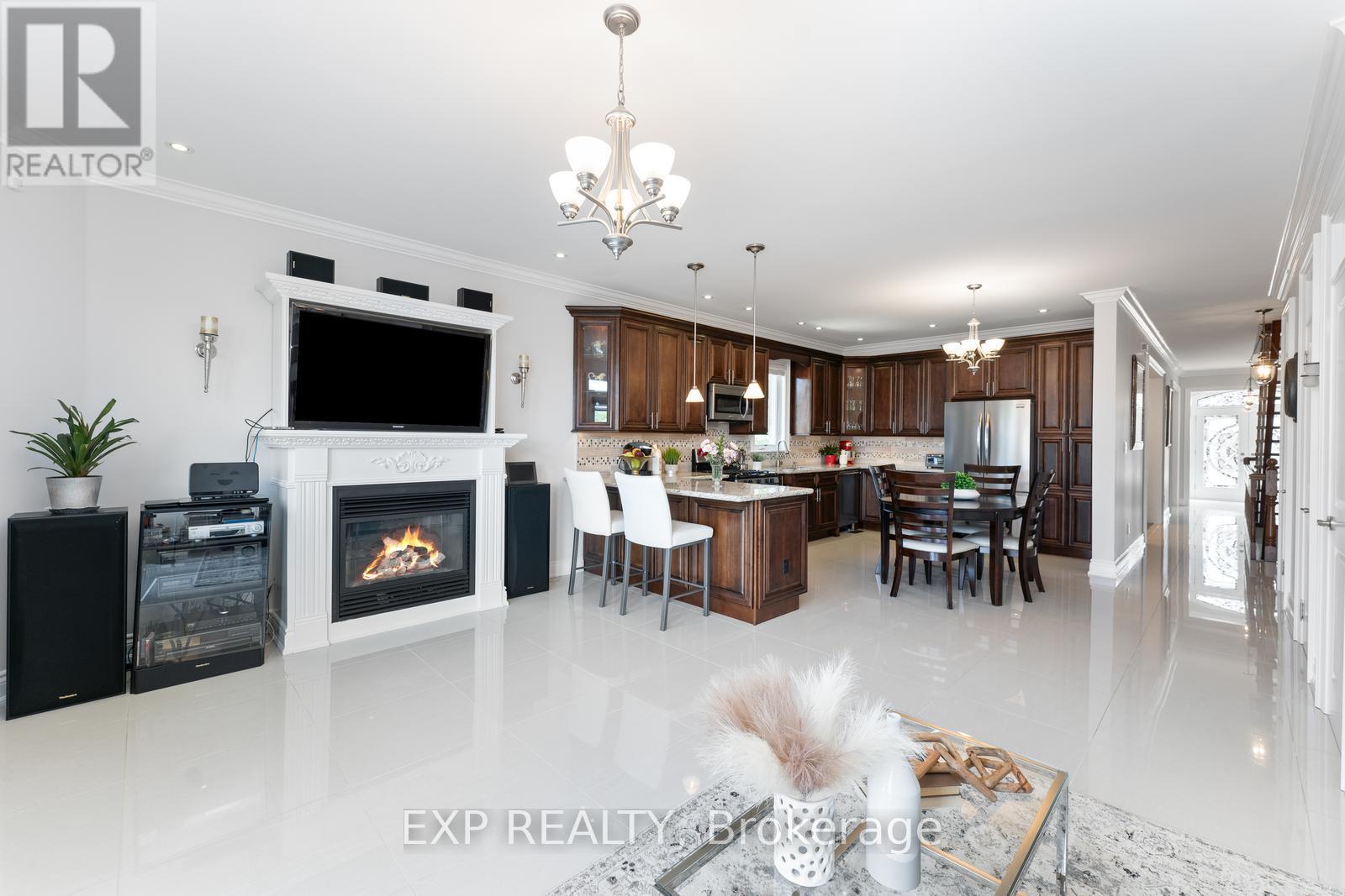 2 Rochdale Avenue, Toronto (Caledonia-Fairbank), Ontario  M6E 1X1 - Photo 15 - W9257404