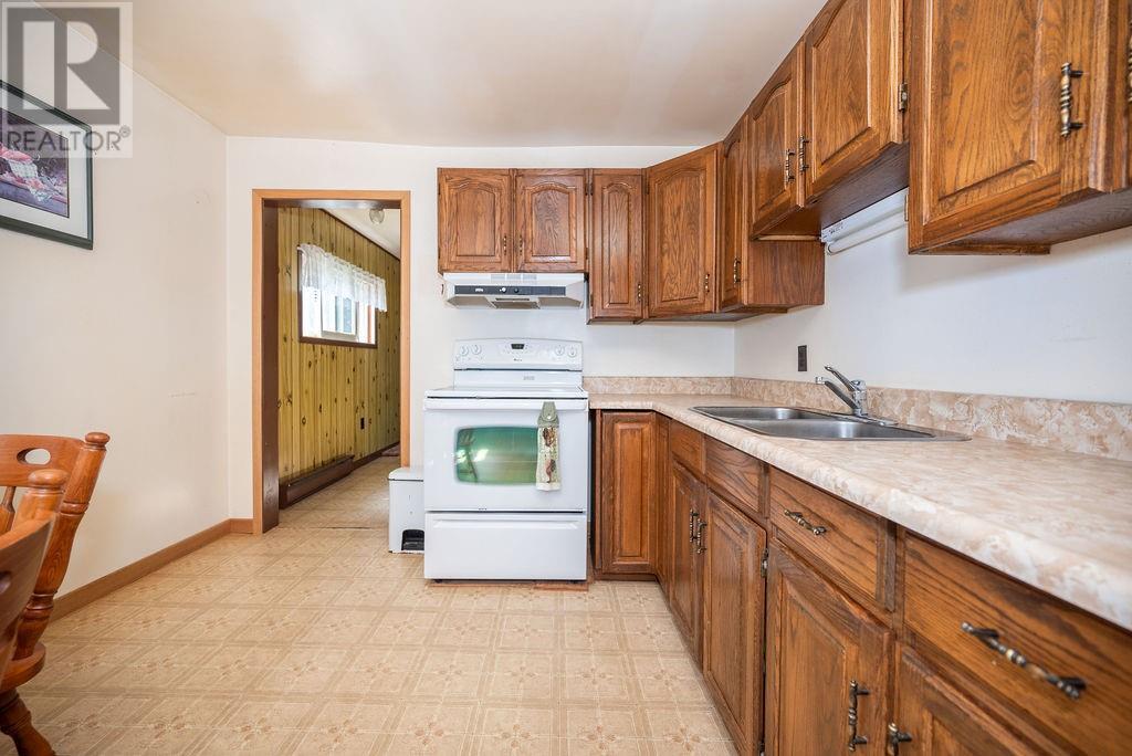 11 Wolfe Avenue, Deep River, Ontario  K0J 1P0 - Photo 10 - 1407339